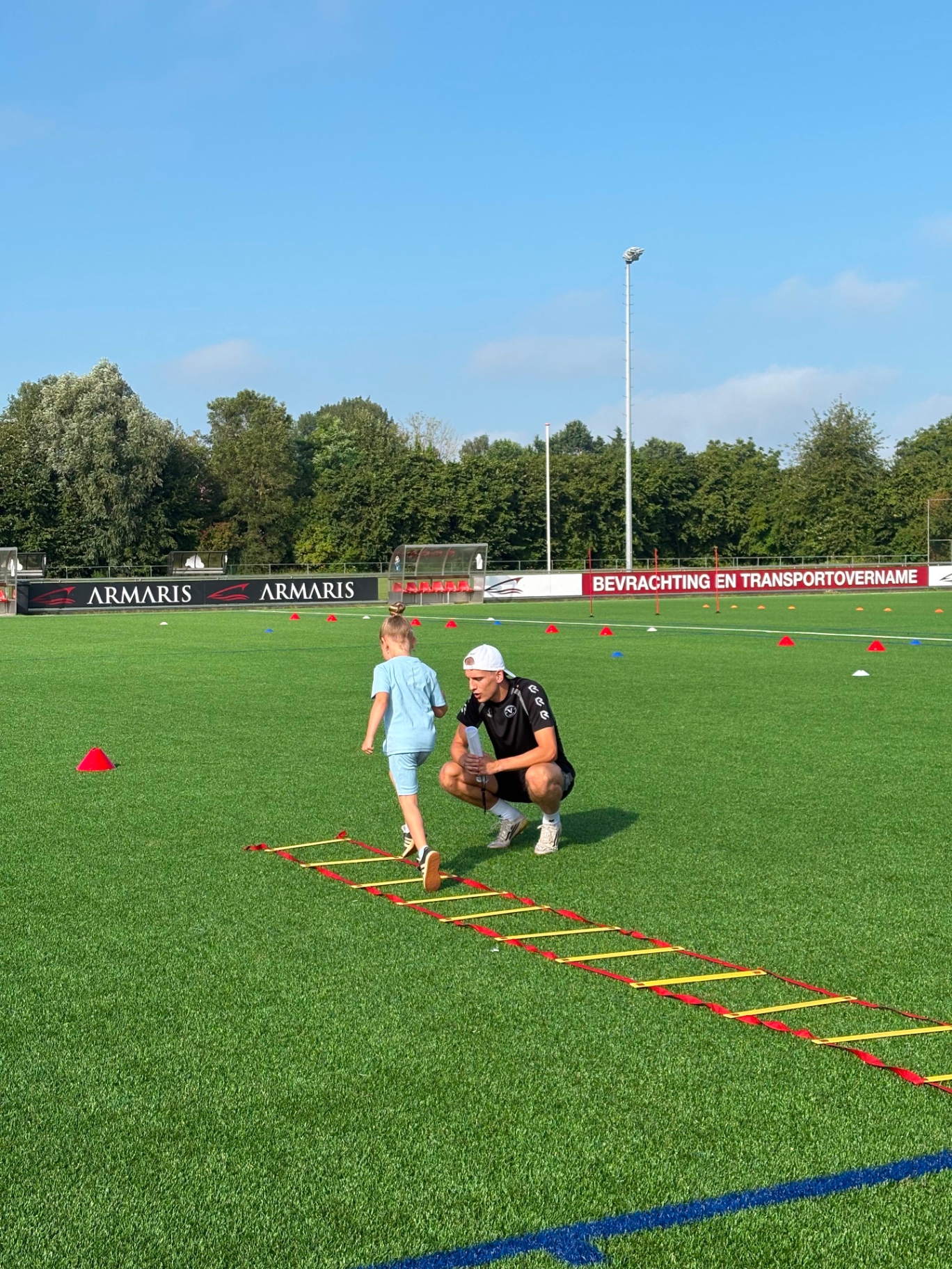 1-op-1 loopladder-training met een jonge speler